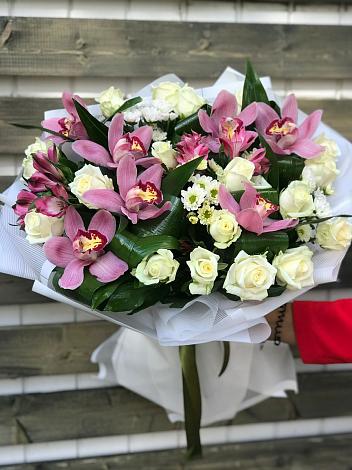 Букет цветов из: Розы и Хризантемы в Незлобной