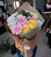 Букет цветов из:  Герберы, Розы и Хризантемы в Незлобной