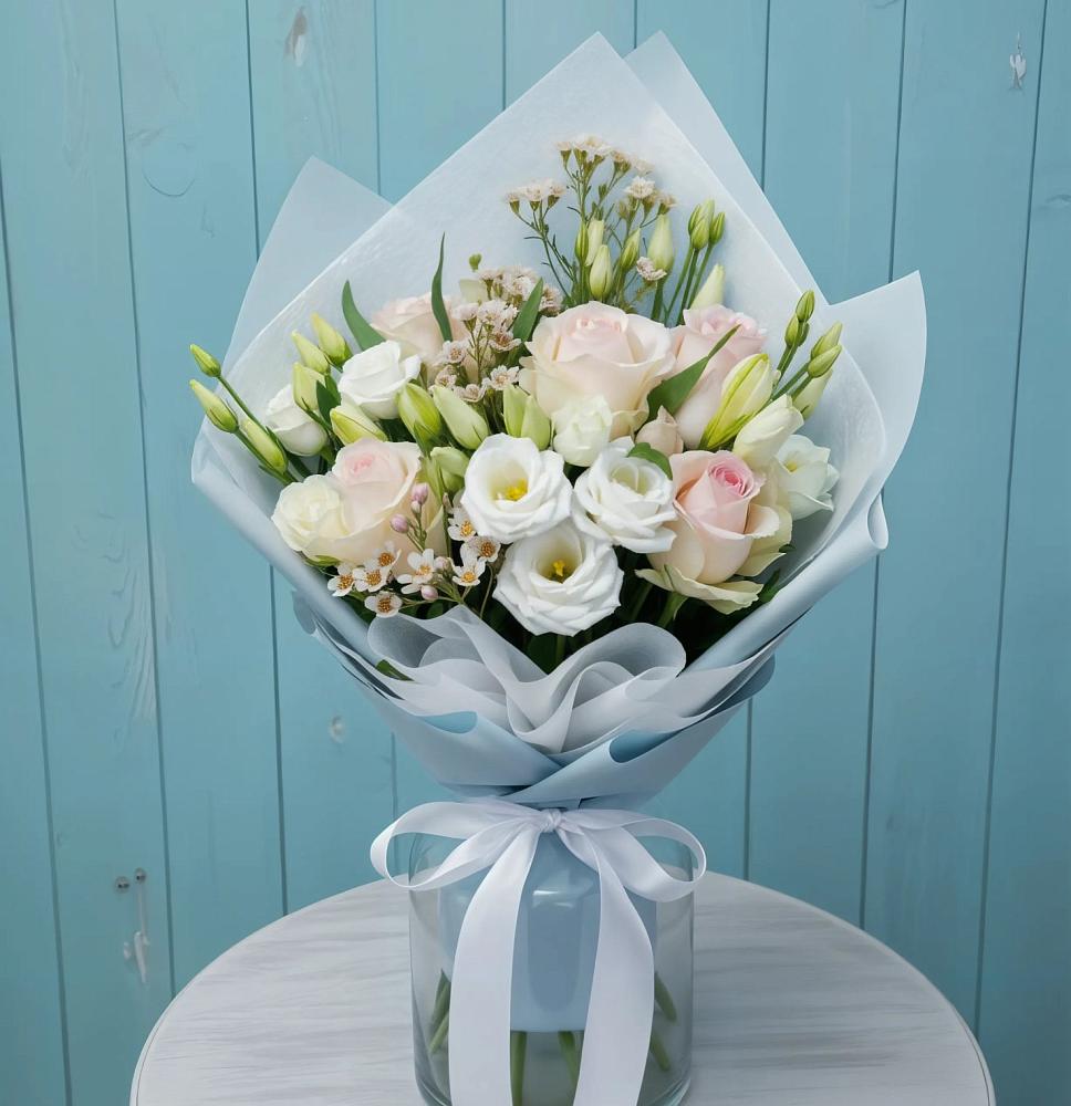 Букет цветов из: Розы и Лизиантусы в Незлобной