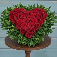 Цветочная композиция из Розы в виде сердца в Незлобной