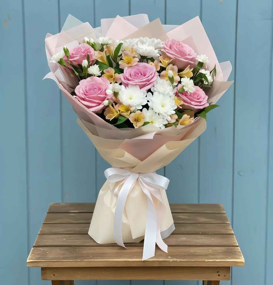 Букет цветов из: Гвоздики, Орхидеи и Розы в Незлобной