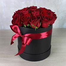 Цветочная композиция из Розы в шляпной коробке в Незлобной