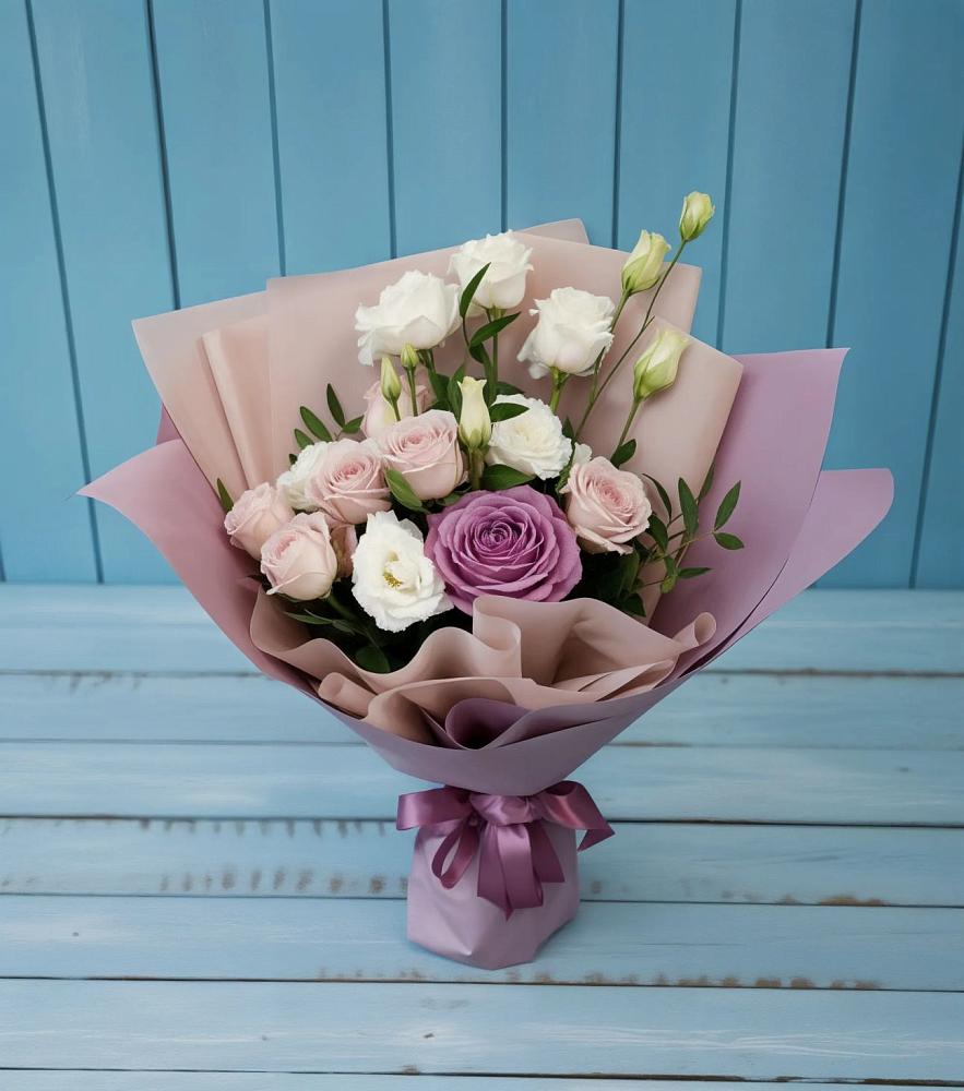 Букет цветов из: Розы и Лизиантусы в Незлобной